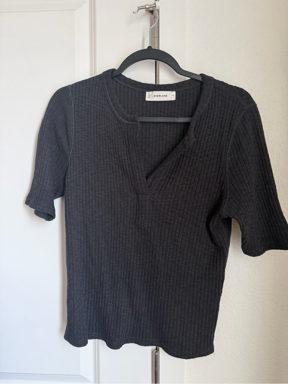 Everlane charcoal Ribbed Short Sleeve Knit Top